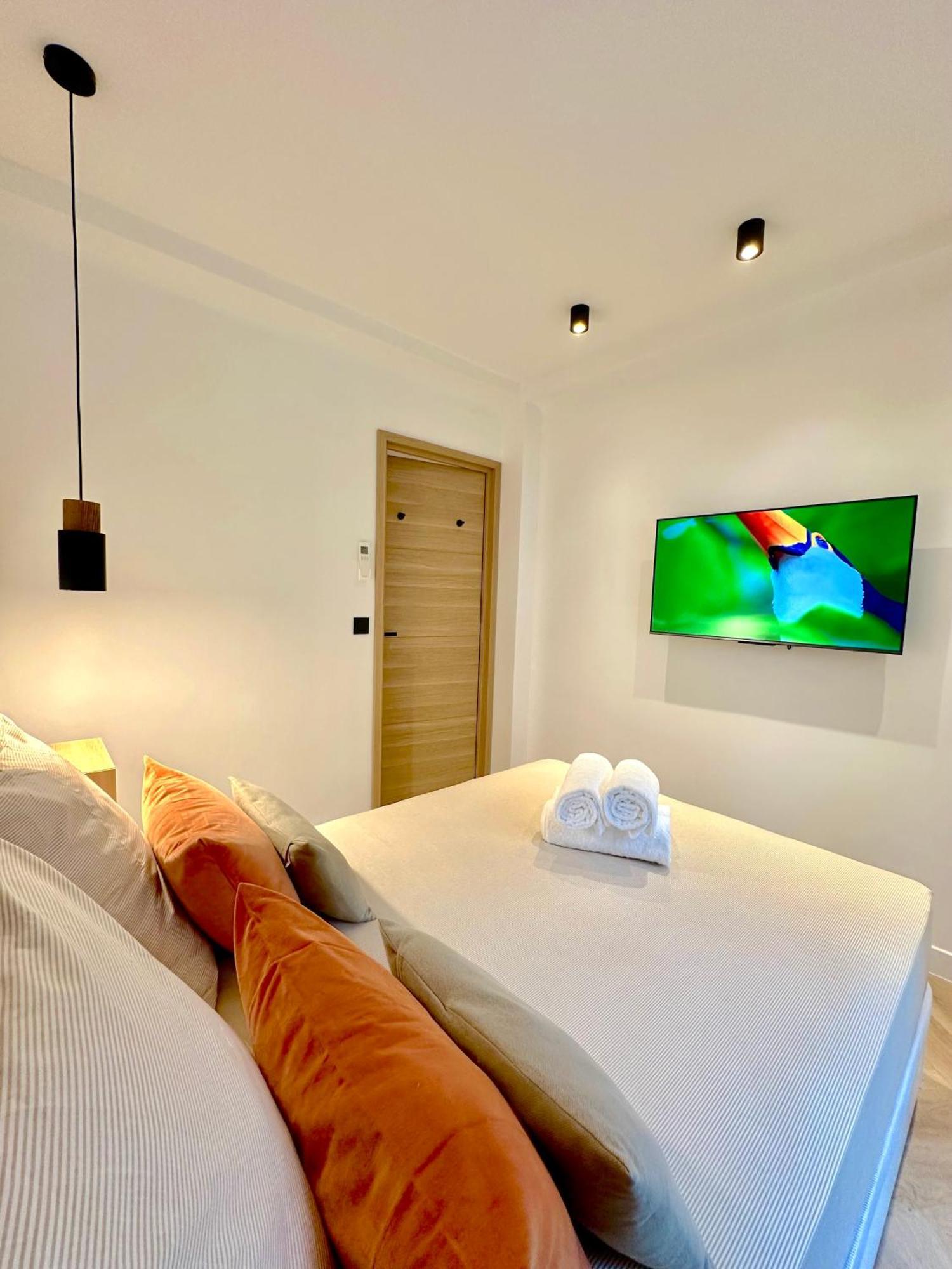Monaco # Menton - 6 Persons - 2 Bedrooms - Full Renovated - Private Parking - Hypercenter - Clim - Beach And Sun Luaran gambar