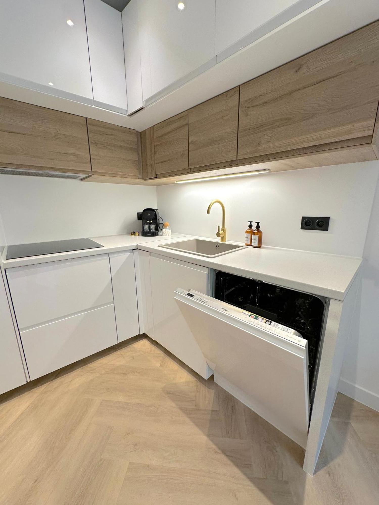 Monaco # Menton - 6 Persons - 2 Bedrooms - Full Renovated - Private Parking - Hypercenter - Clim - Beach And Sun Luaran gambar
