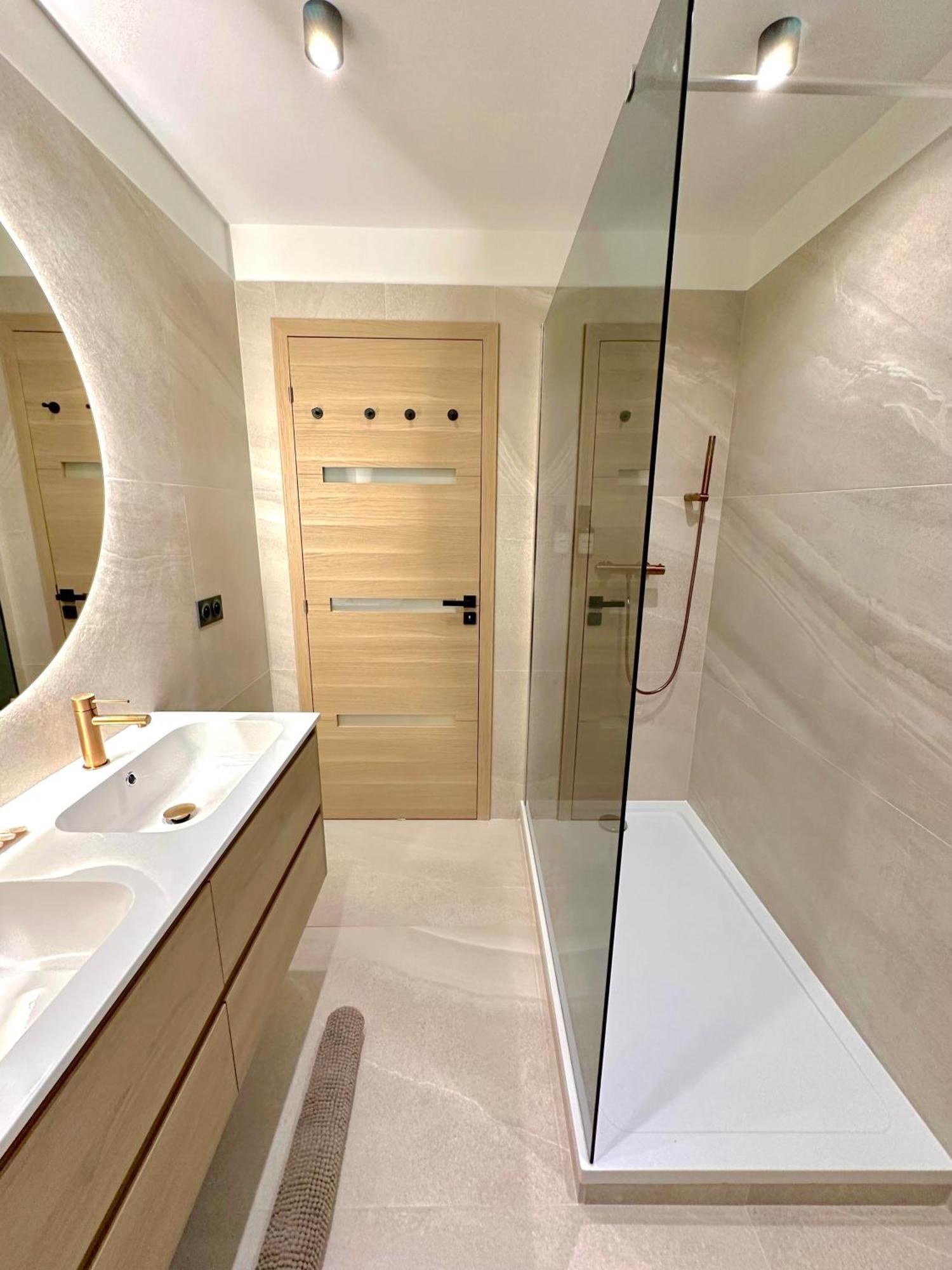 Monaco # Menton - 6 Persons - 2 Bedrooms - Full Renovated - Private Parking - Hypercenter - Clim - Beach And Sun Luaran gambar